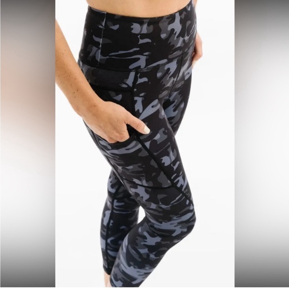 Zyia Active Black Camo Light n Tight High Rise Capris - Picture 3 of 10